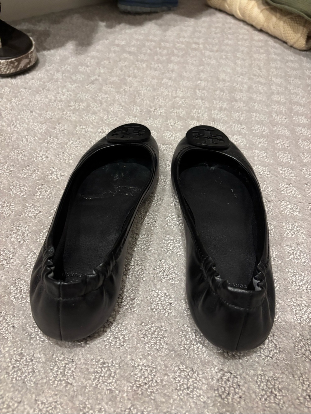 Tory Burch Black Logo Round-Toe Leather Ballet Flats - Picture 2 of 2